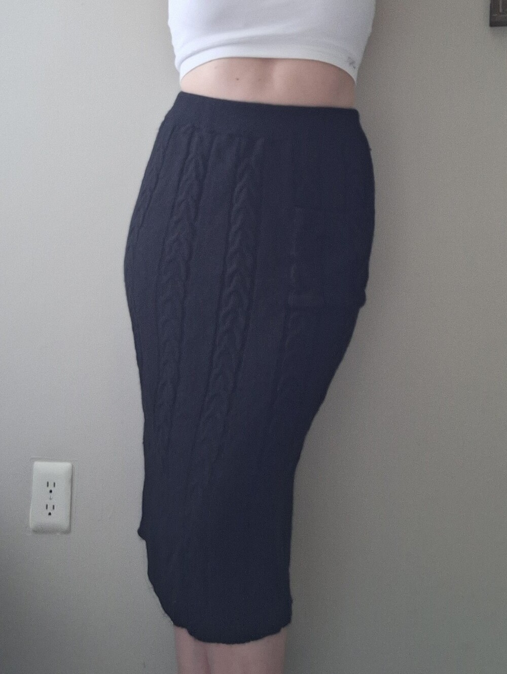 Woman's Knitted Knee Length Skirt size XL